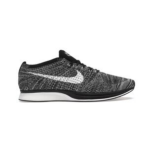 Nike Flyknit Racer Oreo 2